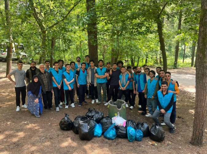 Students of Fouman Faculty of Engineering cleaned Saravan forest in Gilan province.